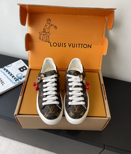 Louis Vuitton LV Casual Leather Skate Shoes with Embossed Pattern Design