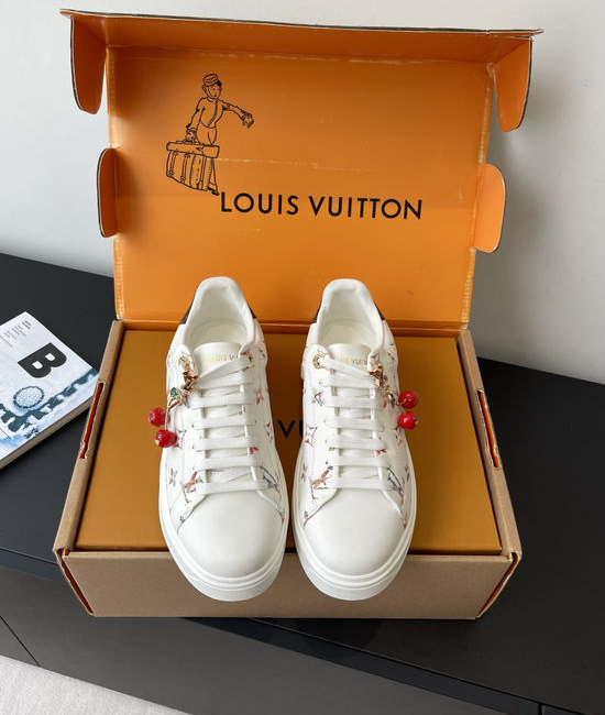 Louis Vuitton LV Casual Leather Skate Shoes with Embossed Pattern Design