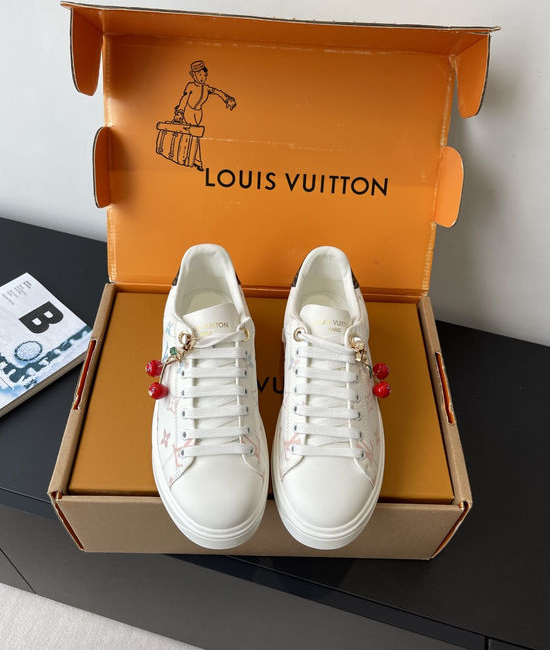 Louis Vuitton LV Casual Leather Skate Shoes with Embossed Pattern Design