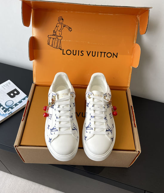Louis Vuitton LV Casual Leather Skate Shoes with Embossed Pattern Design