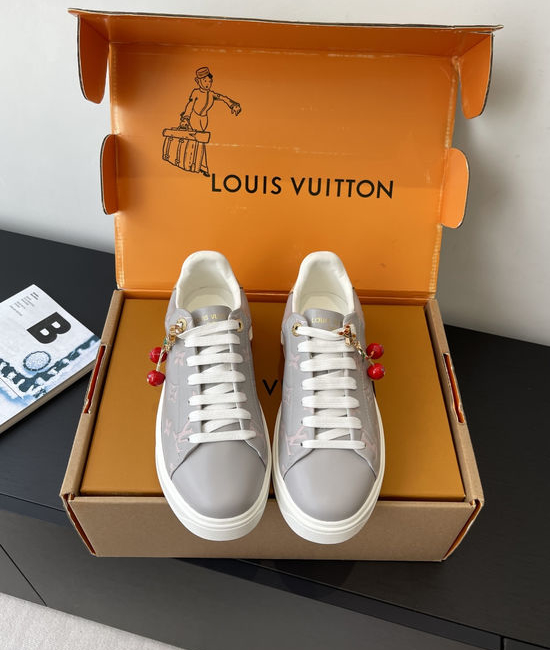 Louis Vuitton LV Casual Leather Skate Shoes with Embossed Pattern Design