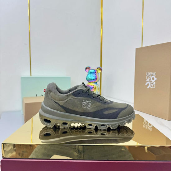 Loewe Lightweight Breathable Running Shoes Suitable for Outdoor and Urban