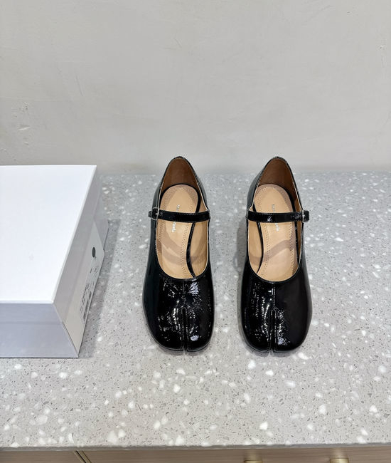 Maison Margiela Chunky Heel Split Toe Mary Jane Ballet Flats Soft Leather