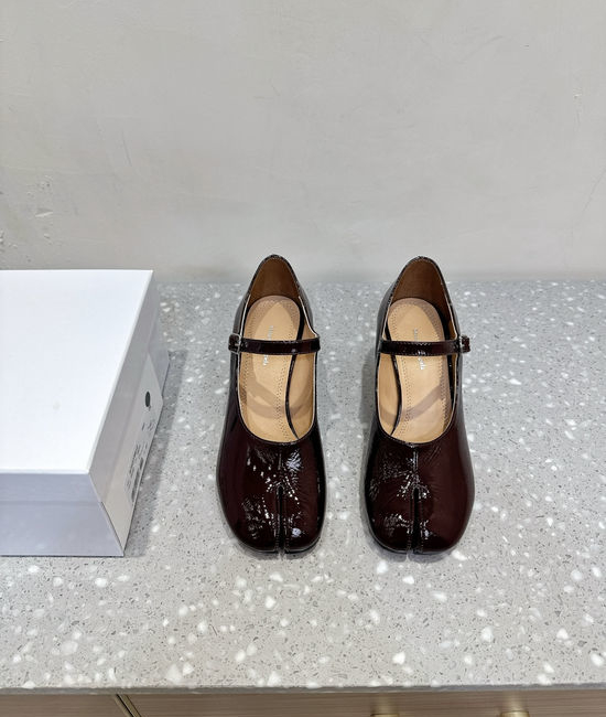 Maison Margiela Chunky Heel Split Toe Mary Jane Ballet Flats Soft Leather