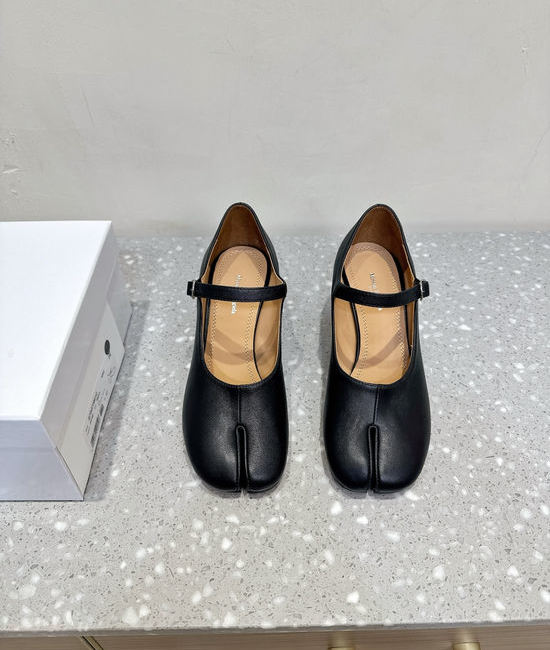 Maison Margiela Chunky Heel Split Toe Mary Jane Ballet Flats Soft Leather