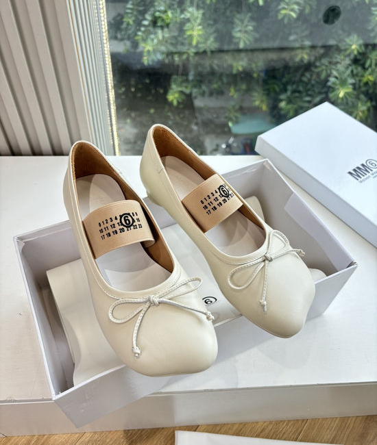 Maison Margiela Split Toe Soft Leather Comfortable Casual Flat Mary Jane Shoes