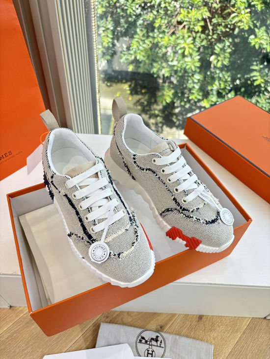 Hermes Casual Breathable Fabric Upper Sneakers with Comfortable Sole