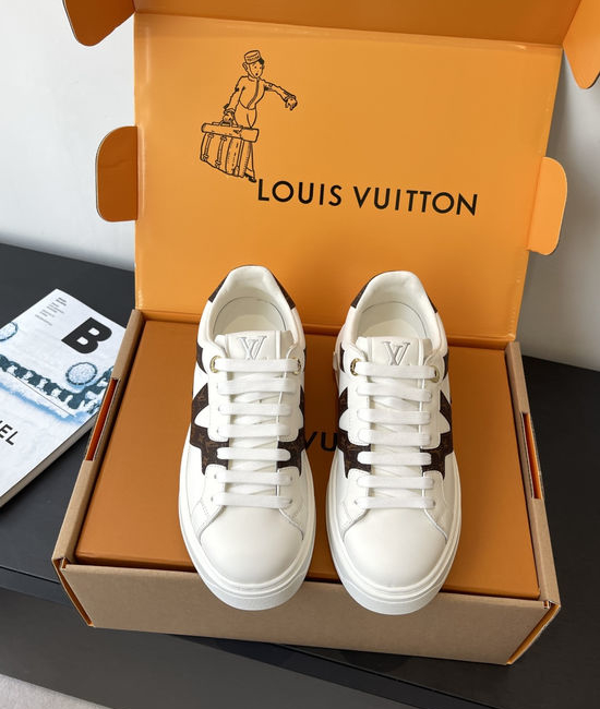 Louis Vuitton LV Casual Leather Skate Shoes with Embossed Pattern Design