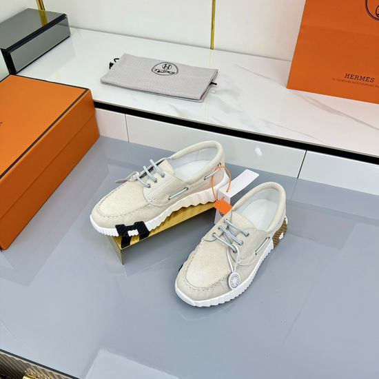 Hermes Comfortable Leather Casual Sneakers With Lightweight Sole