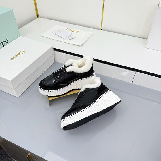 Loewe Comfortable Casual Shoes with Soft Wool Lining and Light Sole