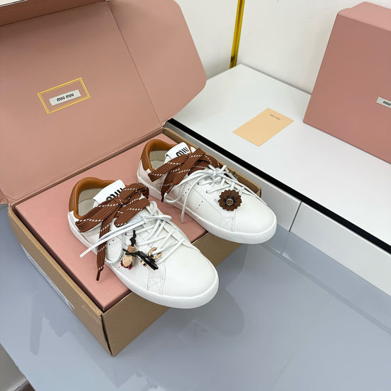 Miu Miu Classic British Style Casual Flat Sneakers
