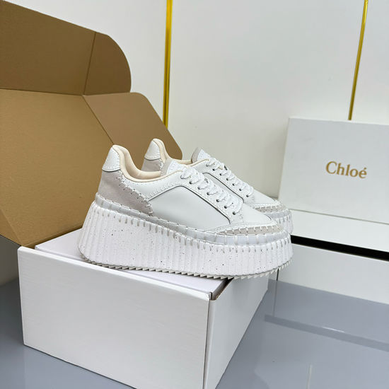 Loewe Casual Leather Sneakers with Lightweight Comfortable Sole