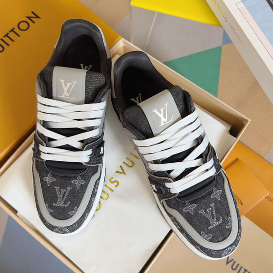 Louis Vuitton LV Vintage Leather Casual Sneakers with Non-slip Soles