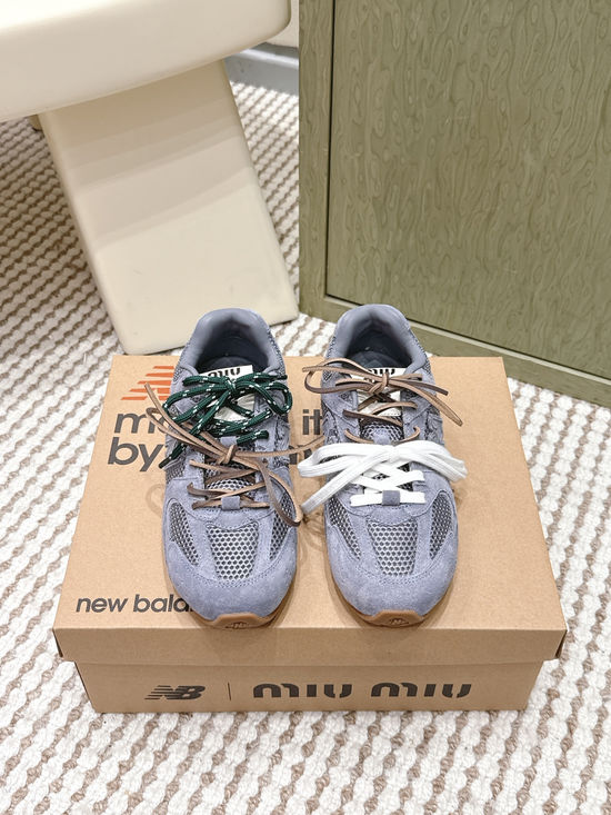 Miu Miu Retro Suede Leather Sneakers Two-toned Laces Durable Non-slip Sole