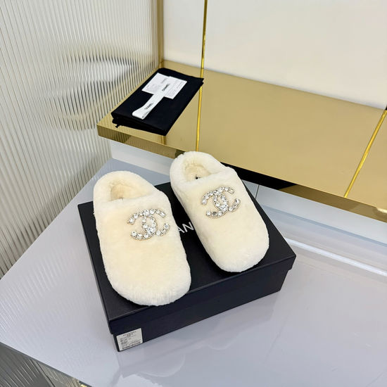 Chanel Soft Fuzzy Wool Lined Warm Non-slip Slippers