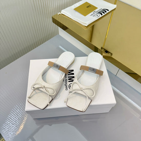 Maison Margiela Bow Decor Square Toe Leather Comfortable Mule Slippers