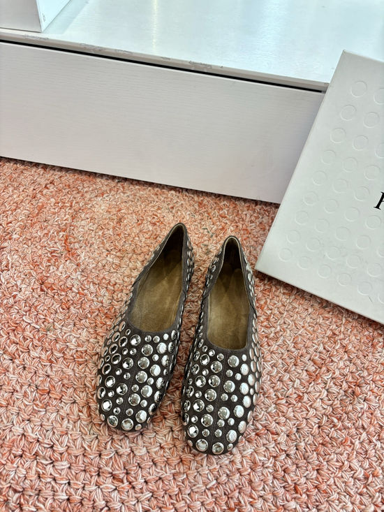 Khaite Vintage Style Leather Ballet Flats with Premium Finish