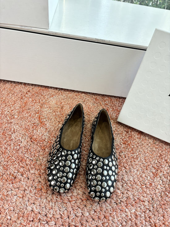 Khaite Vintage Style Leather Ballet Flats with Premium Finish