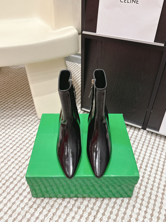 Bottega Veneta Genuine Leather Pointed Toe Ankle Boots