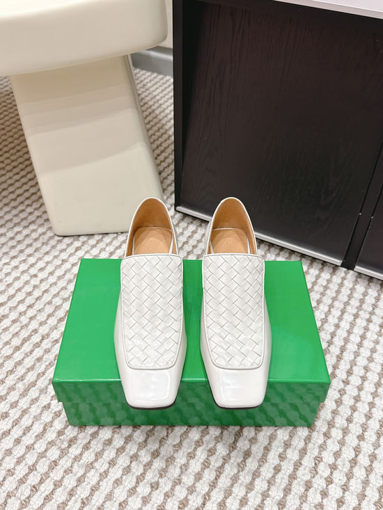 Bottega Veneta Patent Leather Square Toe Block Heel Shoes