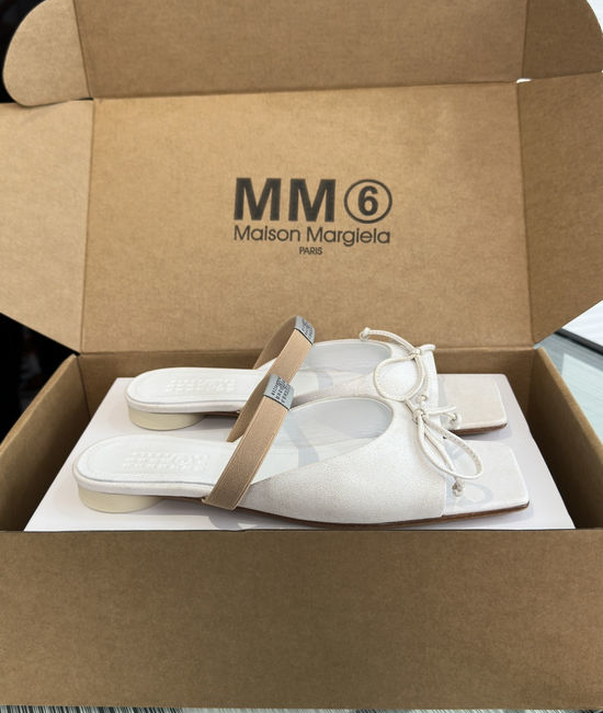 Maison Margiela Square Toe Bow Slip On Leather Mules
