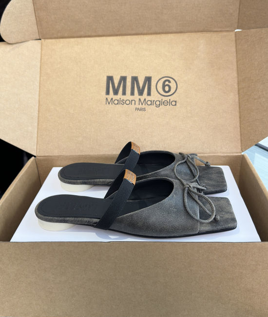 Maison Margiela Square Toe Bow Slip On Leather Mules