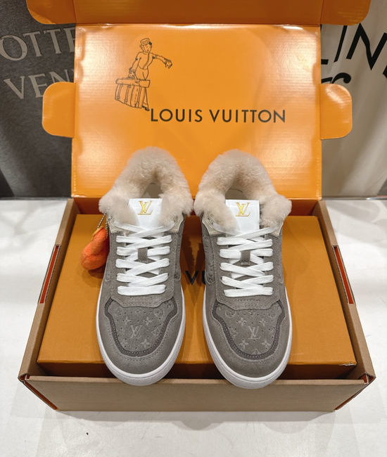 Louis Vuitton LV Wool Lined Thick Sole Leather Casual Sneakers