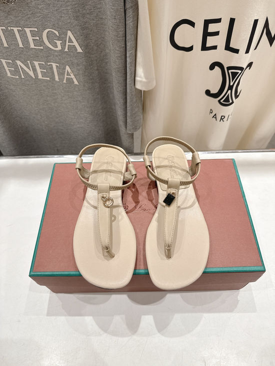 Loro Piana Minimalist Comfort Thong Sandals With Leather Outsole