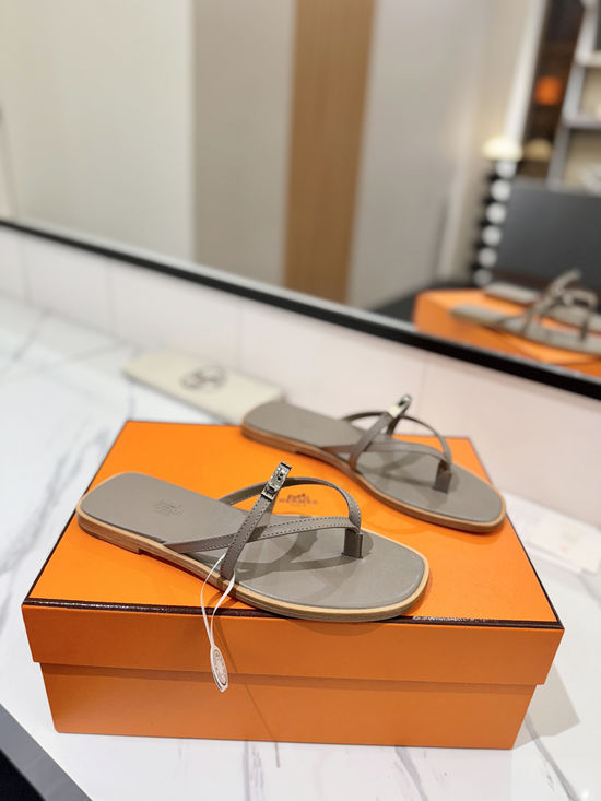 Hermes Classic Cowhide Leather Comfortable Slide Sandals