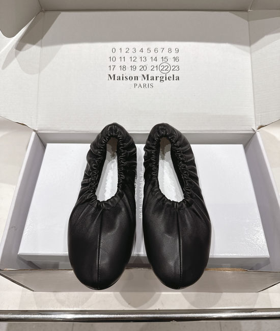 Maison Margiela Leather Ruched Elastic Mary Jane Ballet Flats