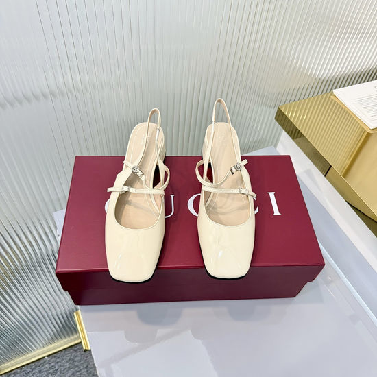 Gucci Crystal Embellished Patent Leather Loafers Premium Quality