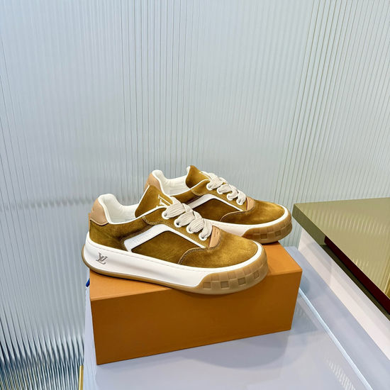 Louis Vuitton LV Premium Leather Comfortable Casual Walking Shoes