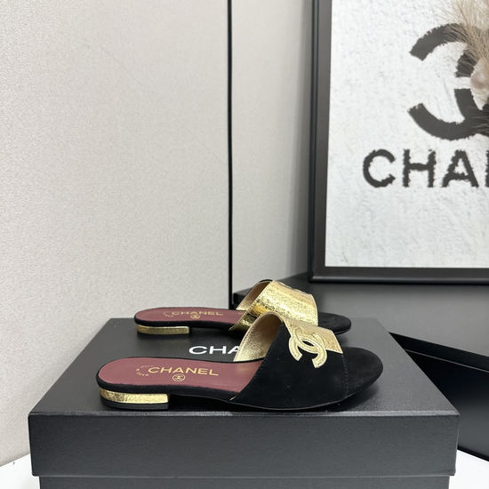 Chanel Premium Leather Casual Shoes with Exquisite Hardware Buckles
