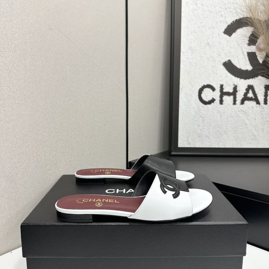 Chanel Premium Leather Casual Shoes with Exquisite Hardware Buckles