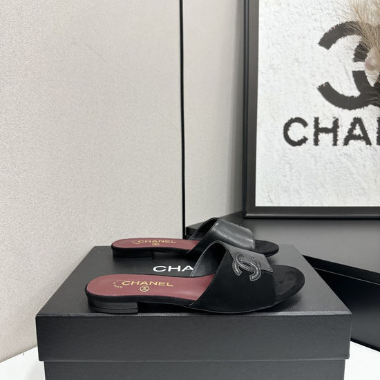 Chanel Premium Leather Casual Shoes with Exquisite Hardware Buckles