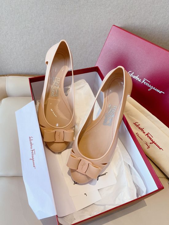 Louis Vuitton Soft Durable Jelly Shoes with Supportive Insole