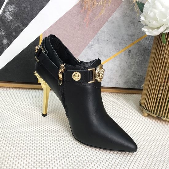 Versace Pointed Toe Leather Ankle Boots with Sheepskin Lining