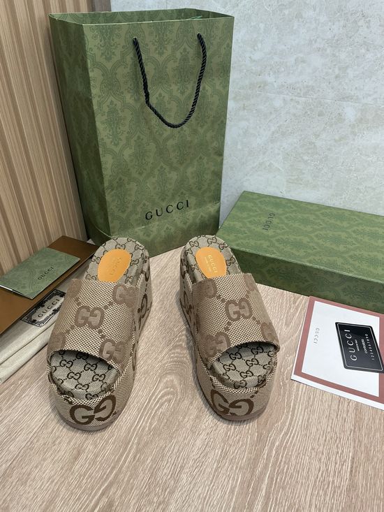 Gucci Embroidered Canvas Sandals Non-slip Rubber Sole Leather Lining
