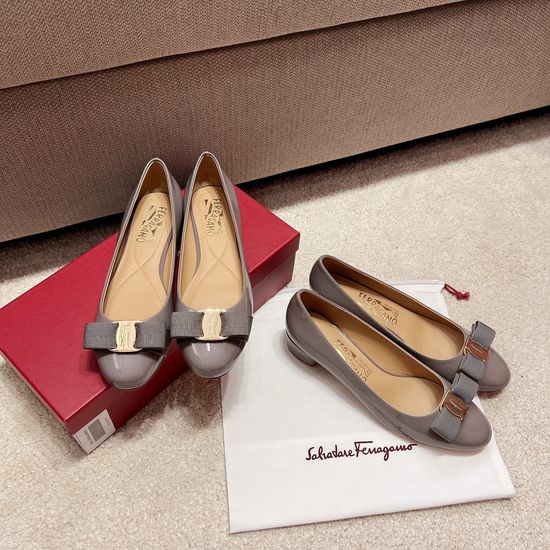Ferragamo Grey Bow Buckle Patent Leather Flats Low Heel Shoes
