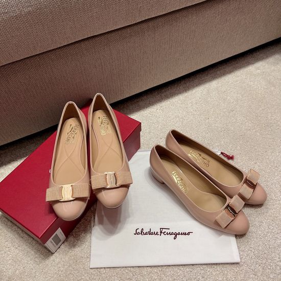 Ferragamo Nude Color Bow Leather Flats Elegant Daily Wear Shoes