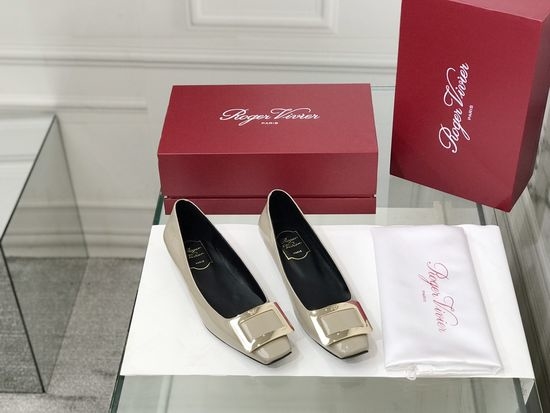 Roger Viver RV Patent Leather Buckle Kitten Heel Pumps
