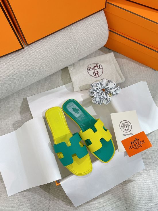Hermes Epsom Leather Flat Slippers With Contrast Insole