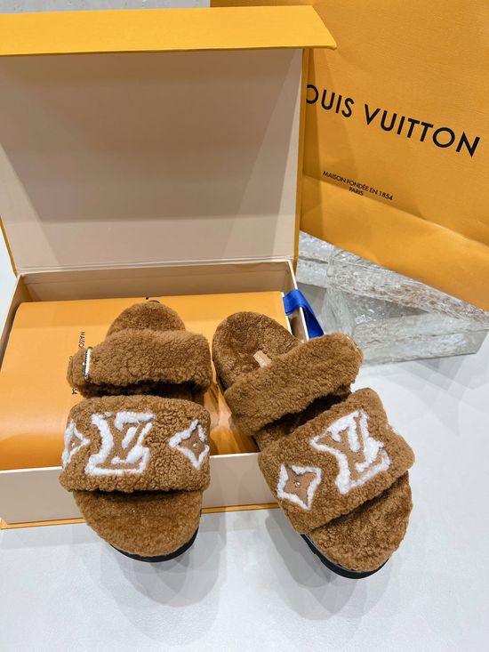 Louis Vuitton Thick Sole Wool Slippers Cowhide Lining Soft Comfortable
