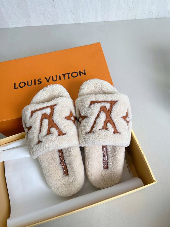 Louis Vuitton Warm Wool Slippers Non-slip Sole Indoor Outdoor Wear