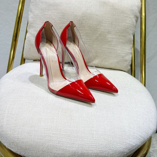 Gianvito Rossi Elegant Patent Leather Stiletto Heel Pumps