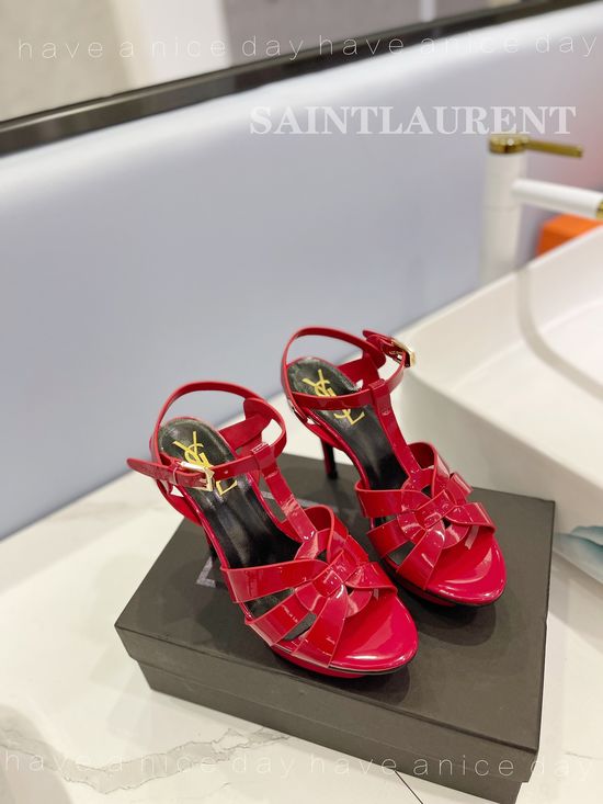 Yves Saint Laurent Elegant Stiletto Pumps Patent Leather Upper High Heel Shoes