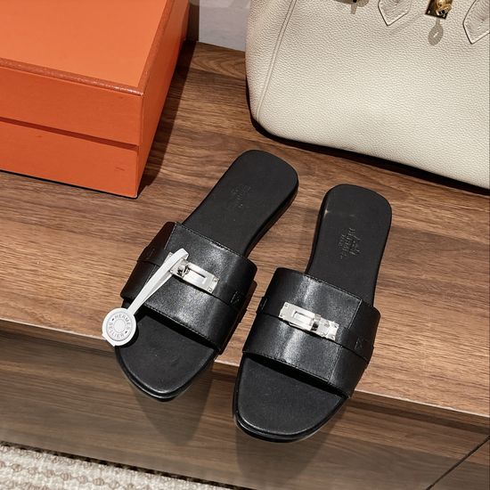 Hermes Elegant Metal Buckle Leather Sandals Durable Stitched Sole