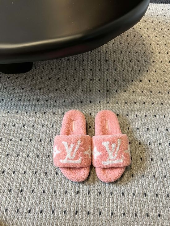Louis Vuitton Warm Wool Slippers Non-slip Sole Indoor Outdoor Wear