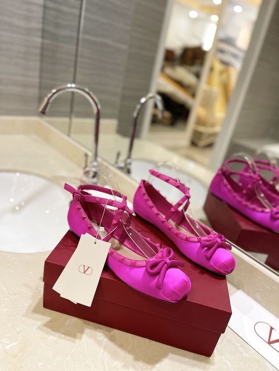 Valentino Bow Decor Silk Upper Flat Ballet Shoes