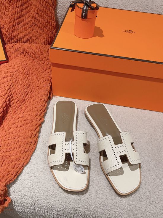 Hermes Classic Slip On Leather Sandals Versatile Comfortable Footwear